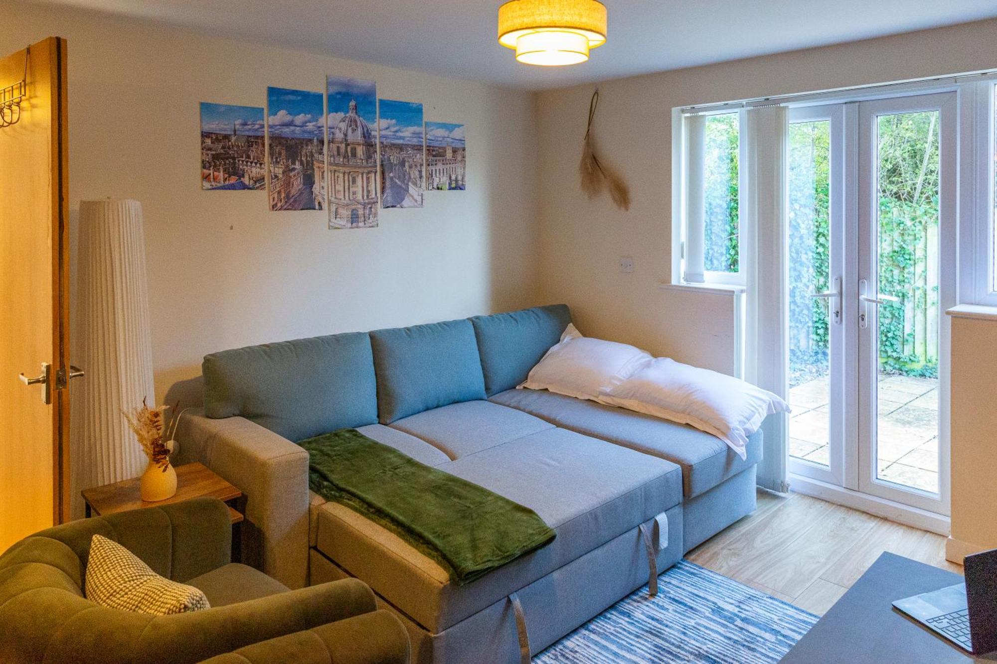 The Vogue Stay, 3 Bedrooms, 2 Bathrooms, Ideal For Jr & Oxford Hospitals, Free Carpark, Conveniently Located For Ring Road Access, 2 Miles From Oxford City Centre Easy Car & Bus Route Exterior foto
